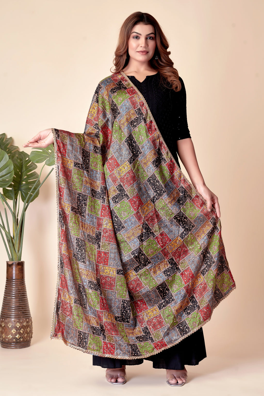 Rangon Ka Jadoo – Multicolor Black-Red-Green Dupatta