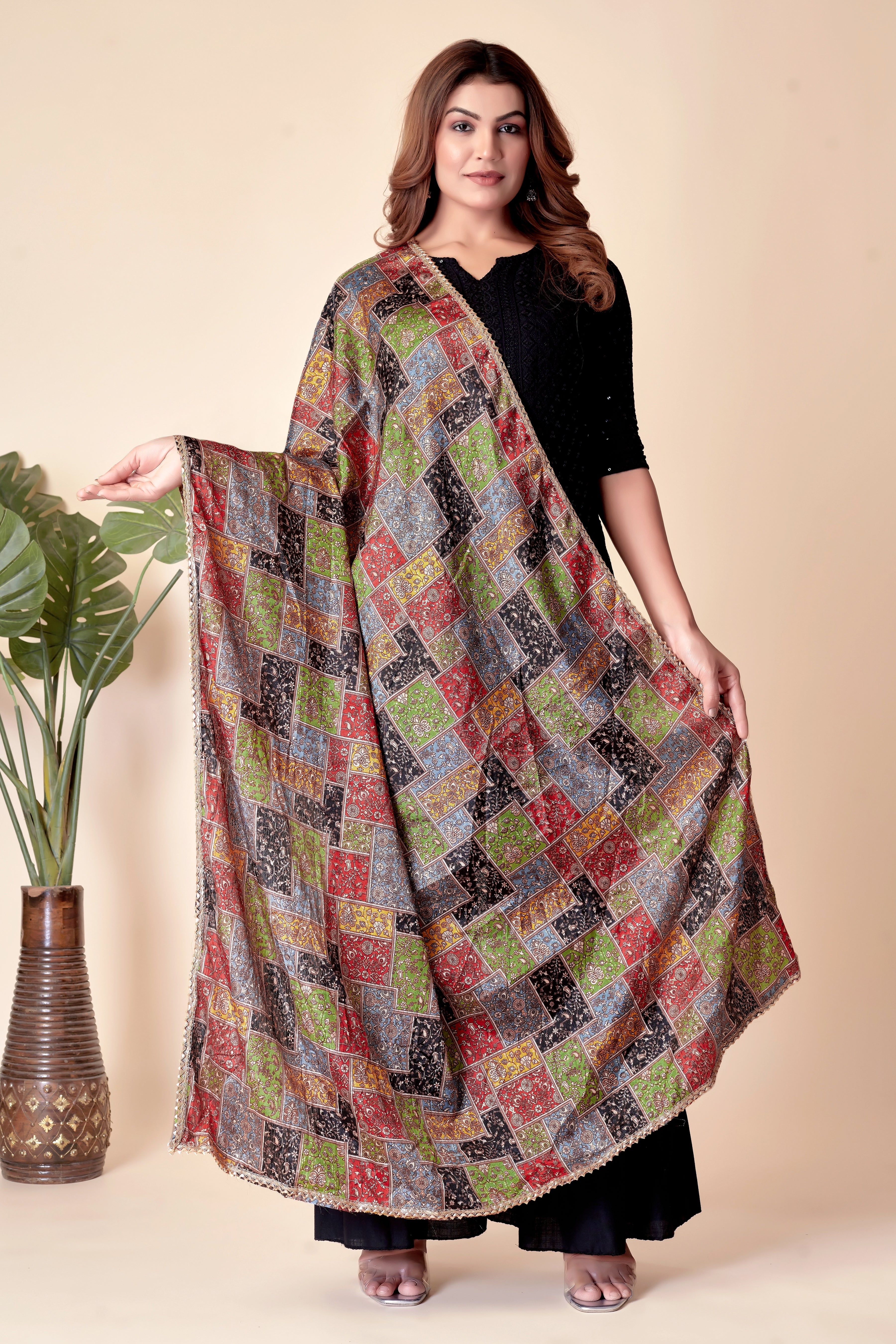 Rangon Ka Jadoo – Multicolor Black-Red-Green Dupatta