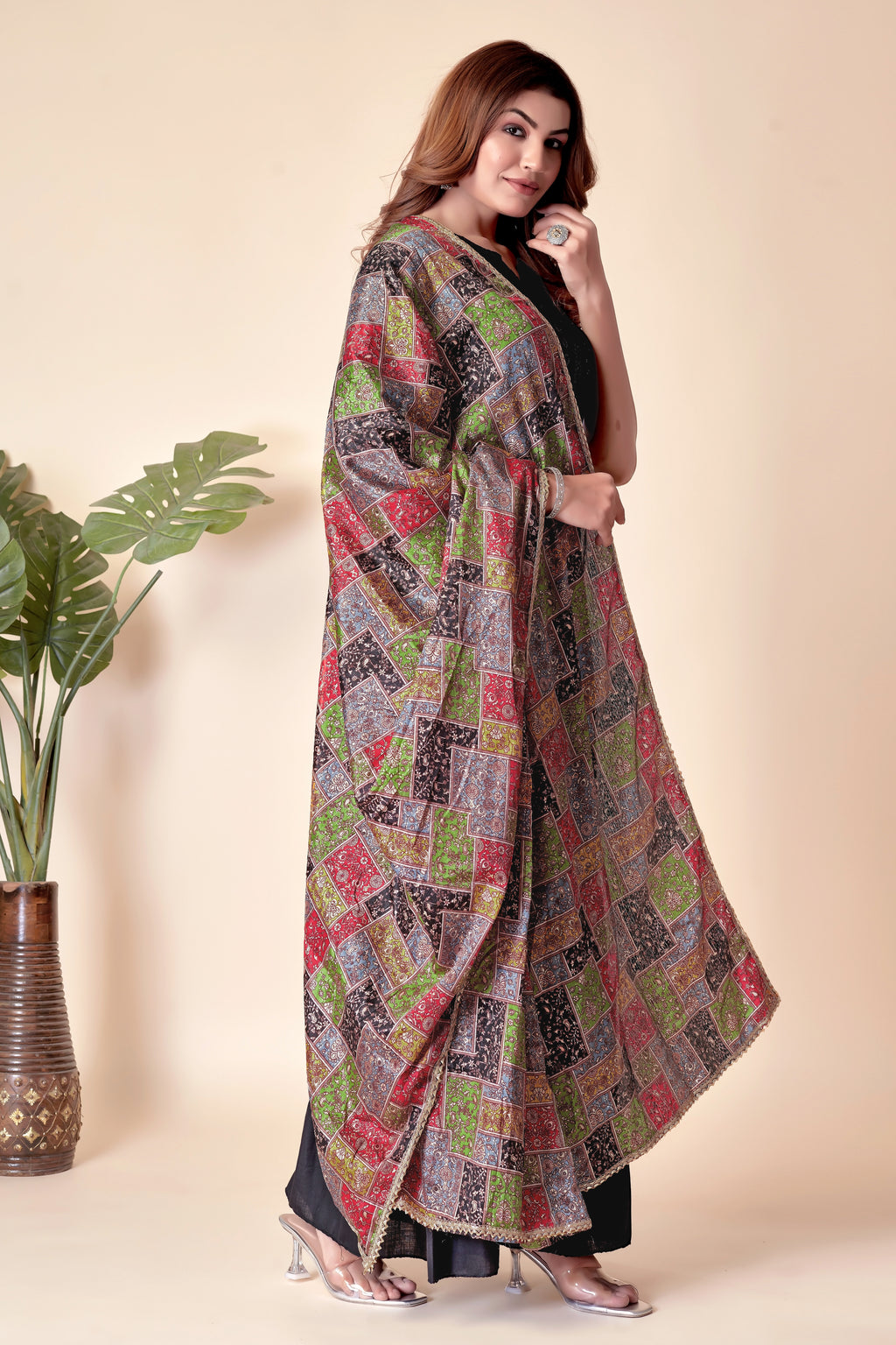 Rangon Ka Jadoo – Multicolor Black-Red-Green Dupatta