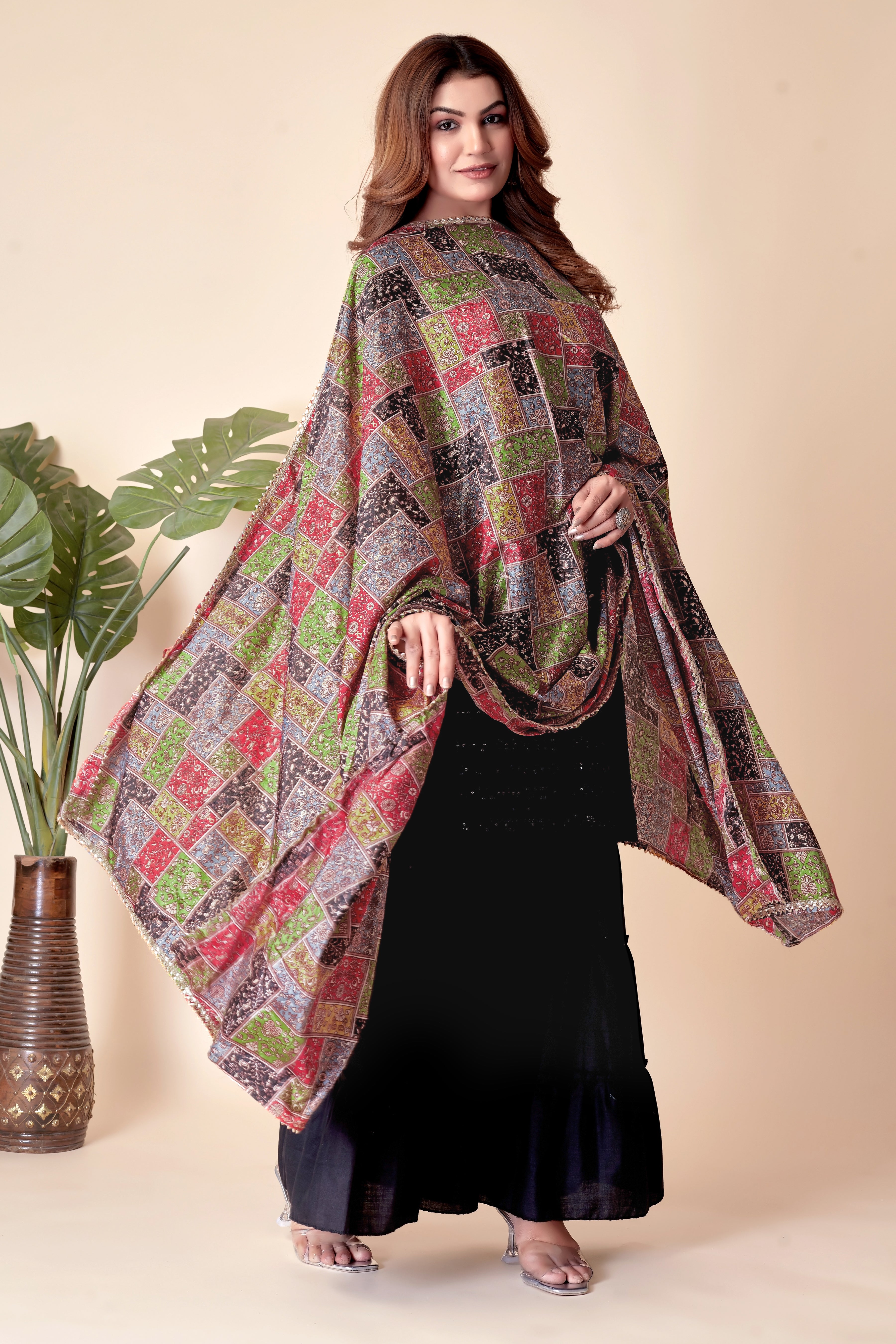 Rangon Ka Jadoo – Multicolor Black-Red-Green Dupatta