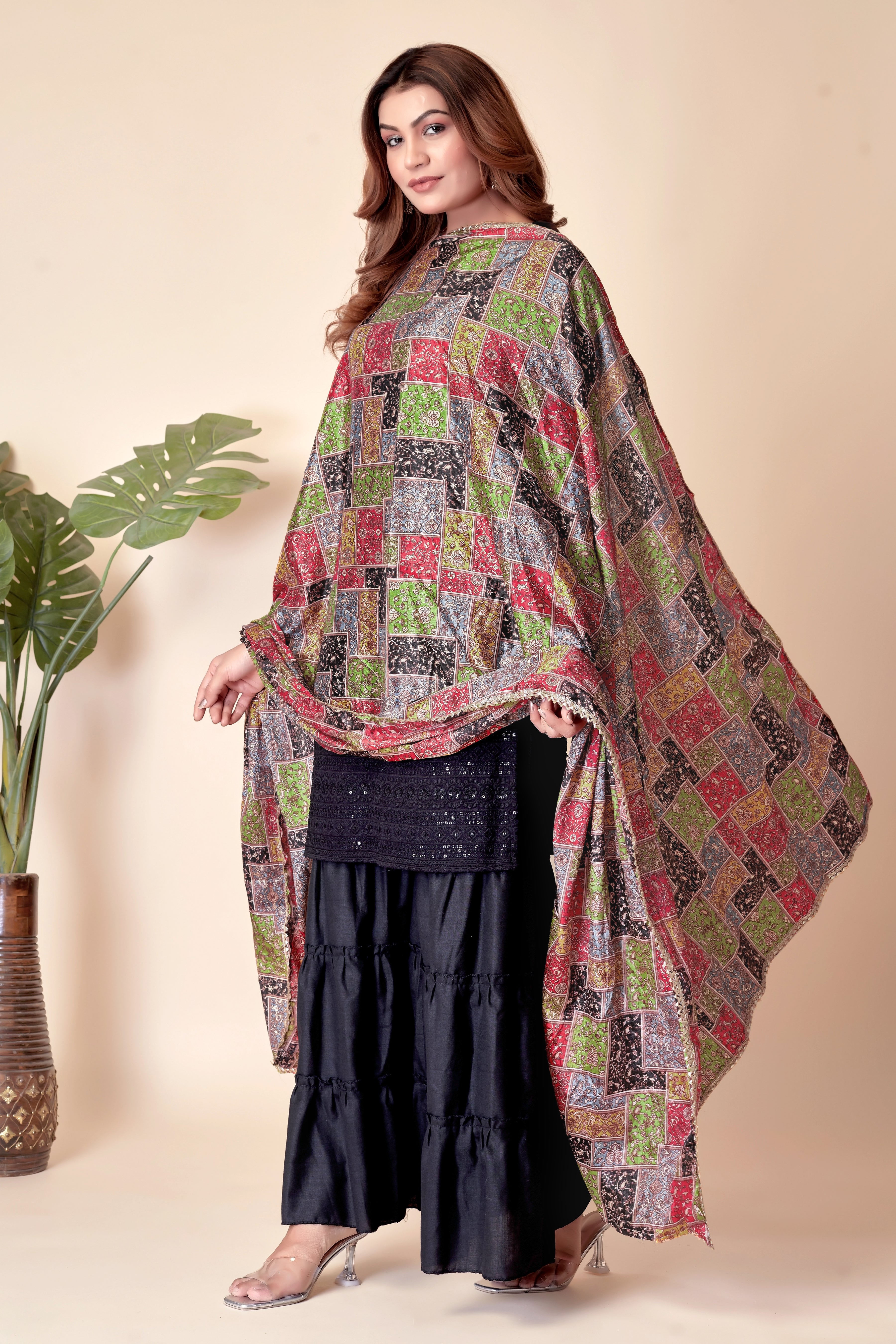 Rangon Ka Jadoo – Multicolor Black-Red-Green Dupatta
