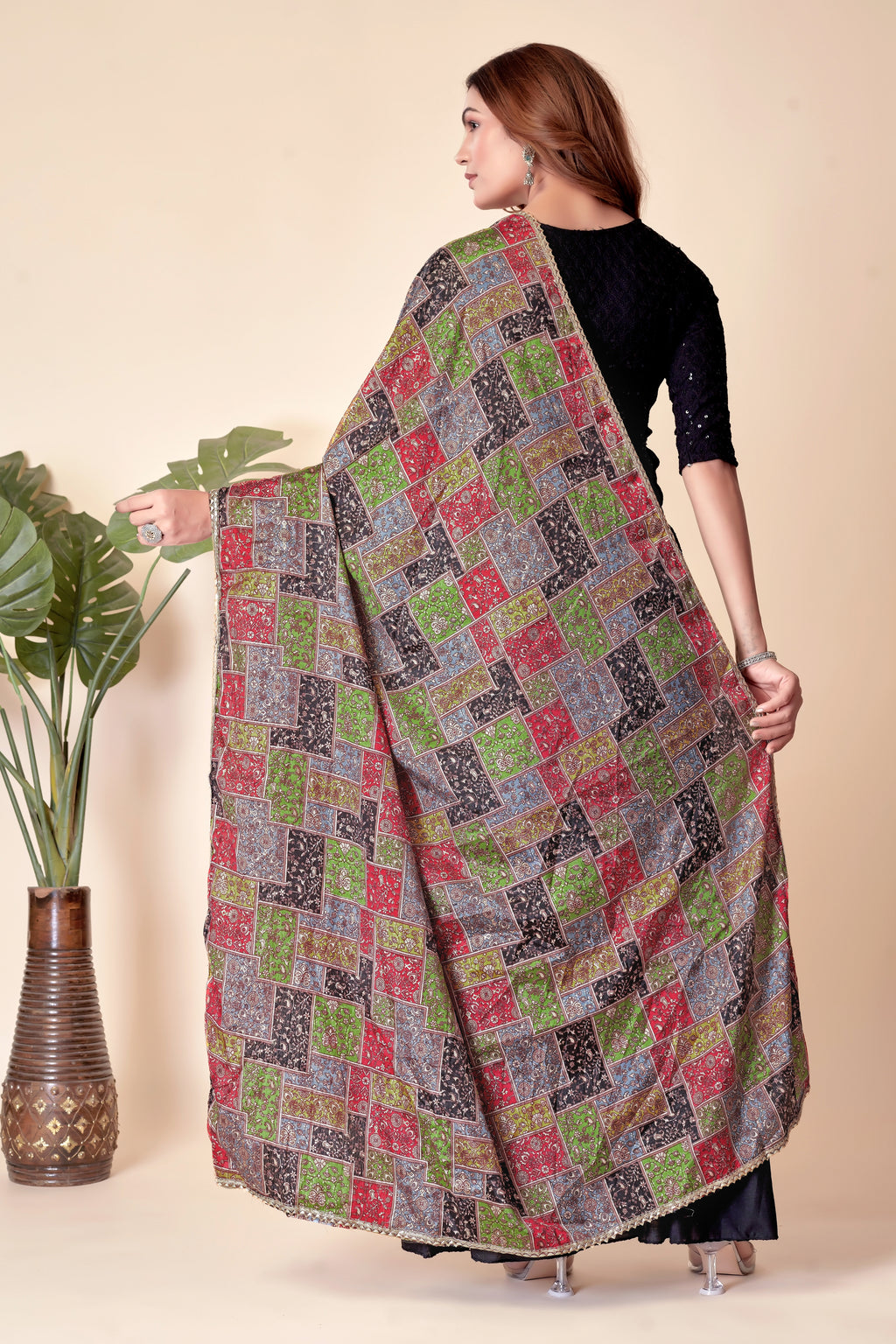 Rangon Ka Jadoo – Multicolor Black-Red-Green Dupatta