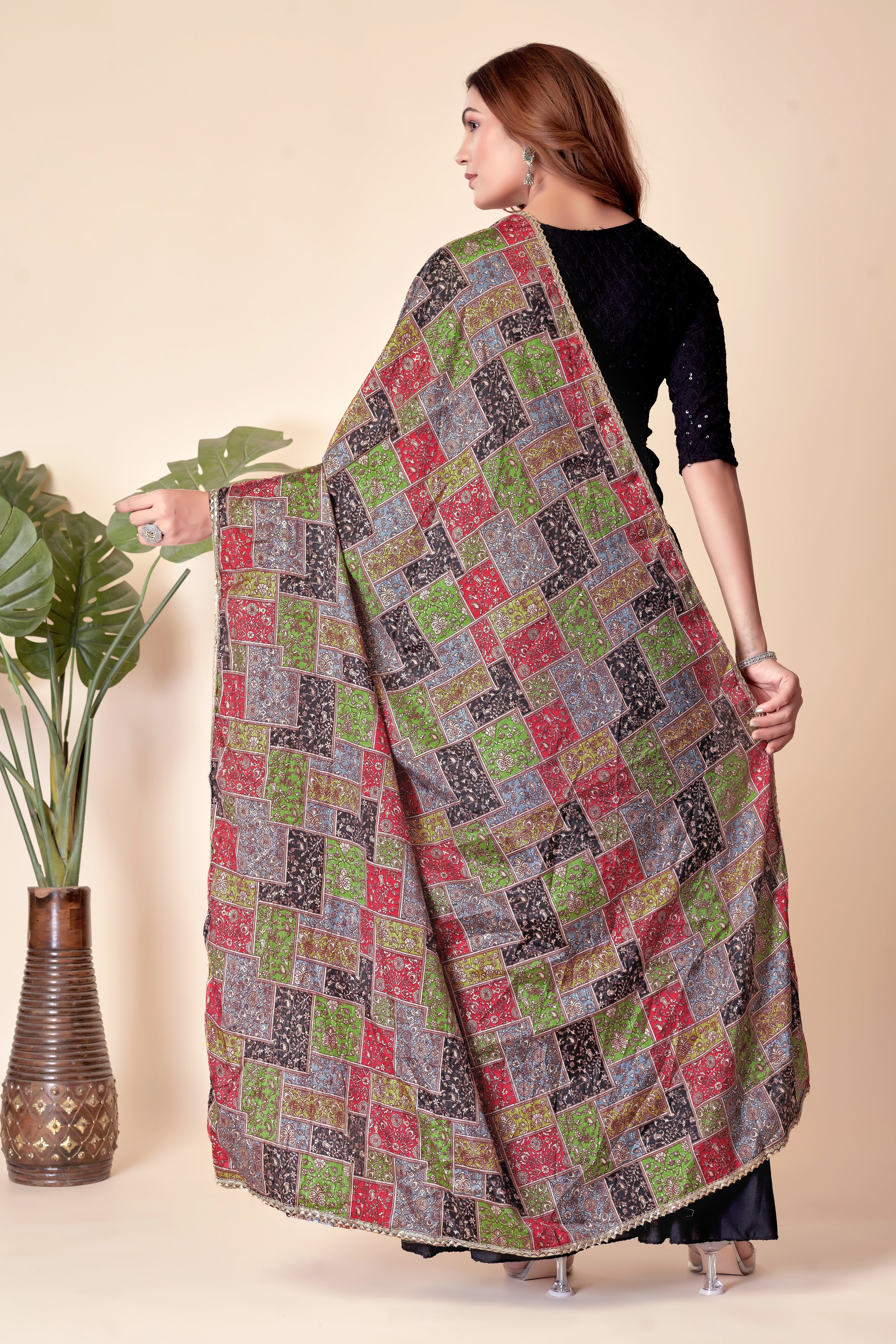 Rangon Ka Jadoo – Multicolor Black-Red-Green Dupatta