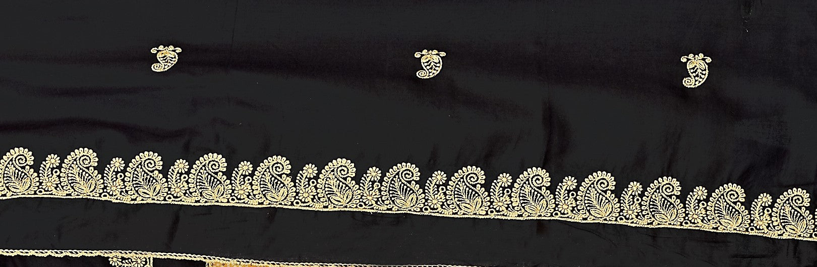 Artisanal Elegance: Black Rayon Cotton Hijab with Handcrafted Embroidery